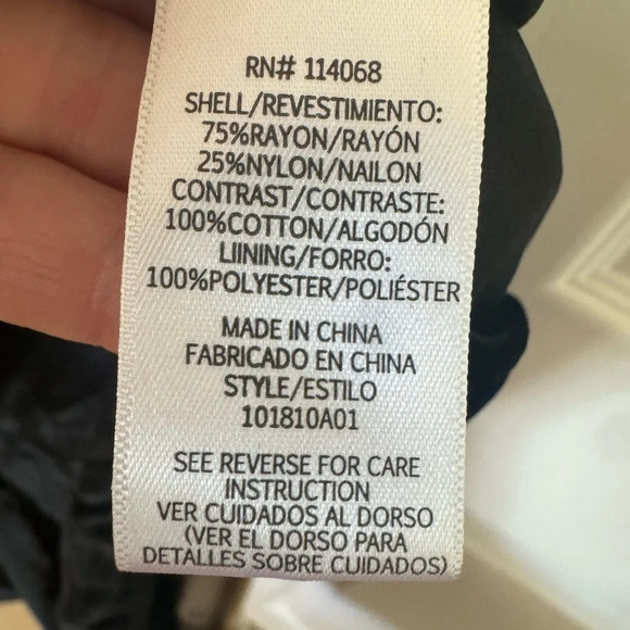 Sweet Baby Jamie
Black Collared Velvet Dress size small - Picture 10 of 14